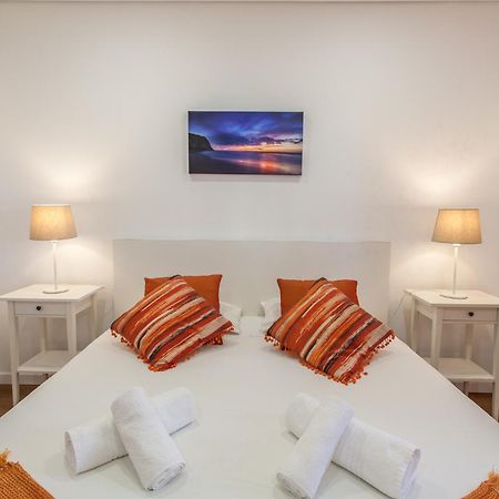 Ocean, Pines And Mountain - Renovated February 2025 - Ac Villa Colares Exterior photo