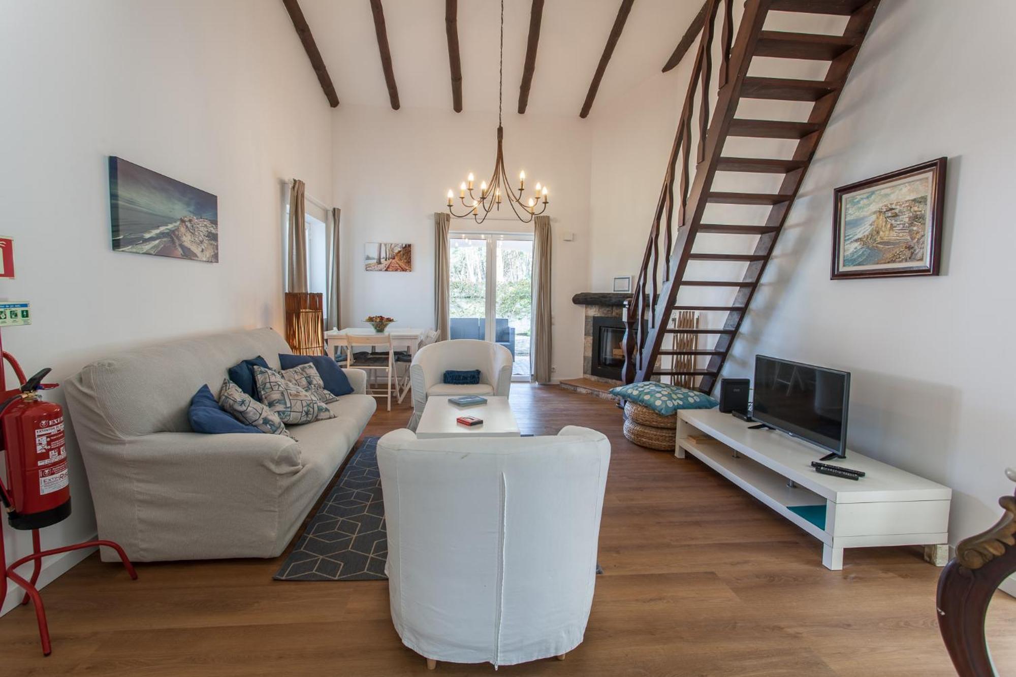 Ocean, Pines And Mountain - Renovated February 2025 - Ac Villa Colares Exterior photo