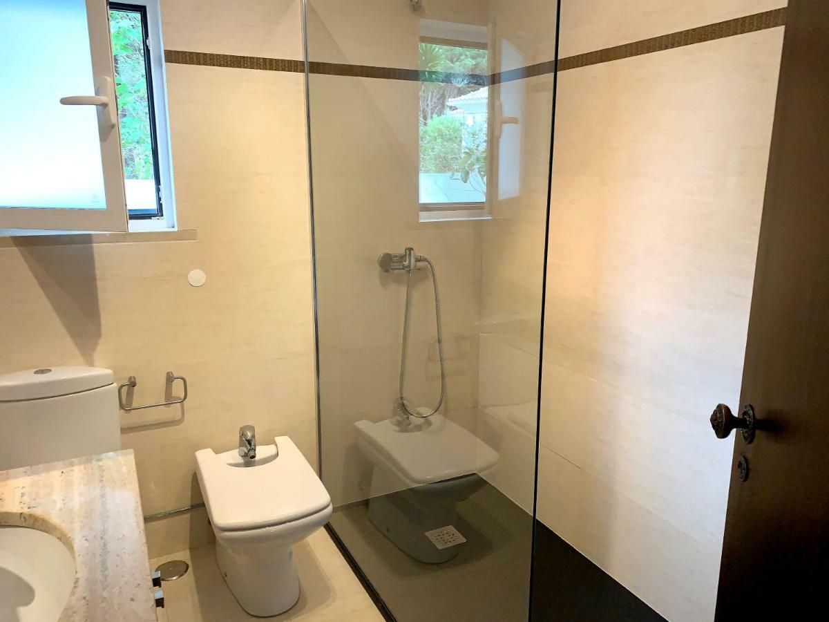 Ocean, Pines And Mountain - Renovated February 2025 - Ac Villa Colares Exterior photo